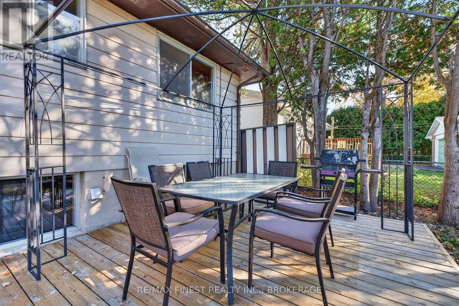 674 HARROW PLACE
