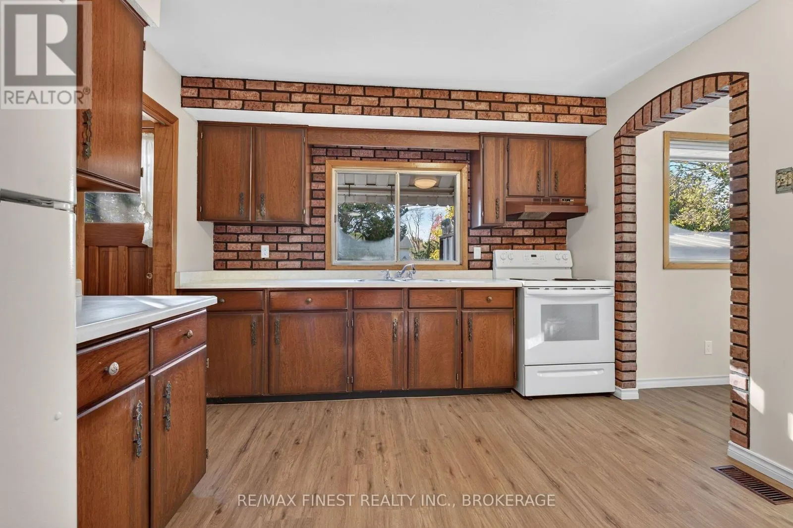 674 HARROW PLACE