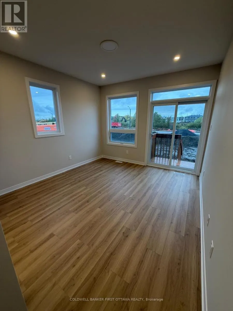 330 STARGRASS PRIVATE