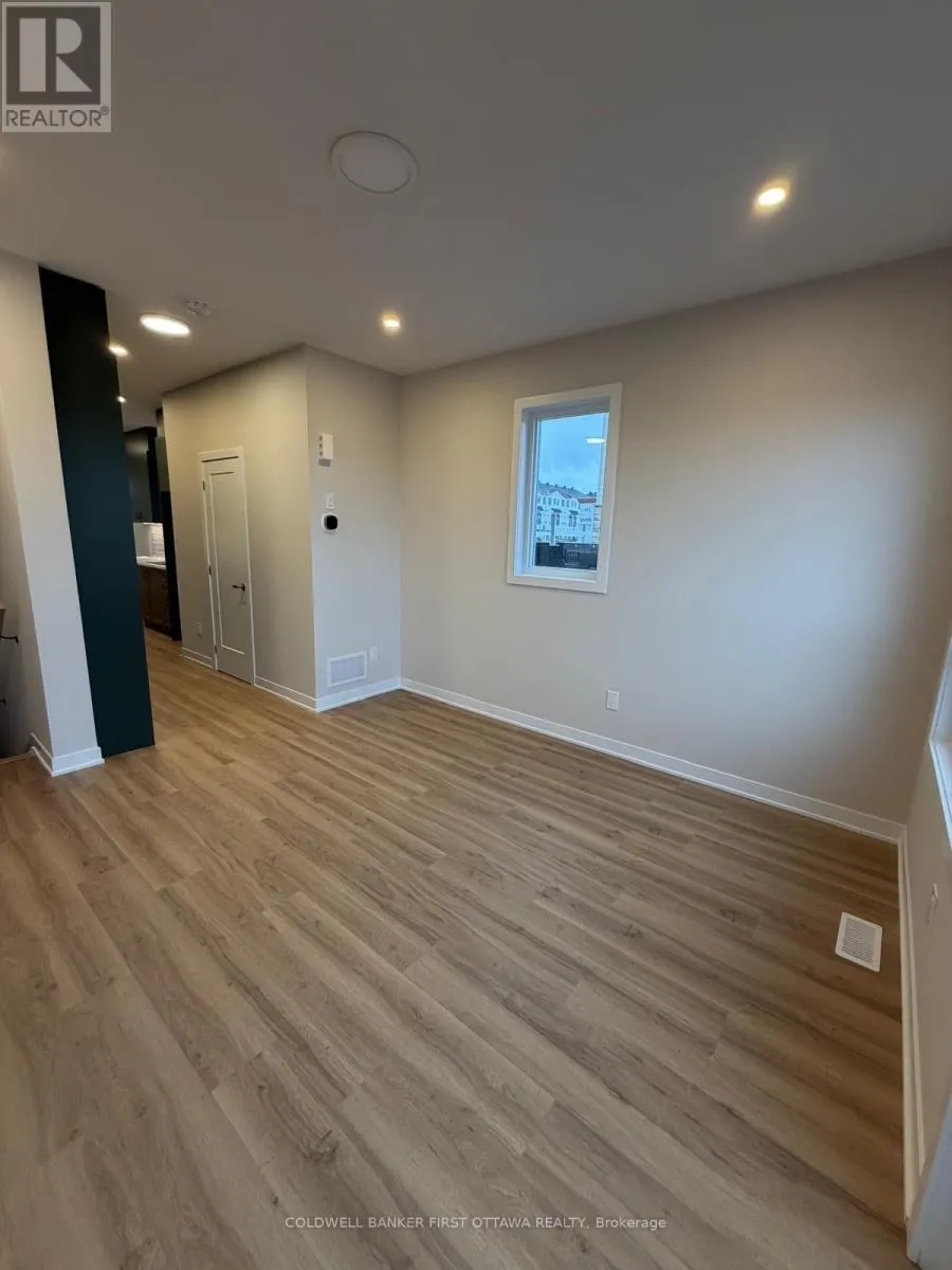 330 STARGRASS PRIVATE