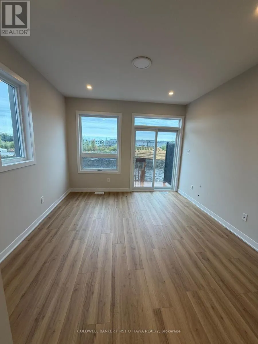 330 STARGRASS PRIVATE