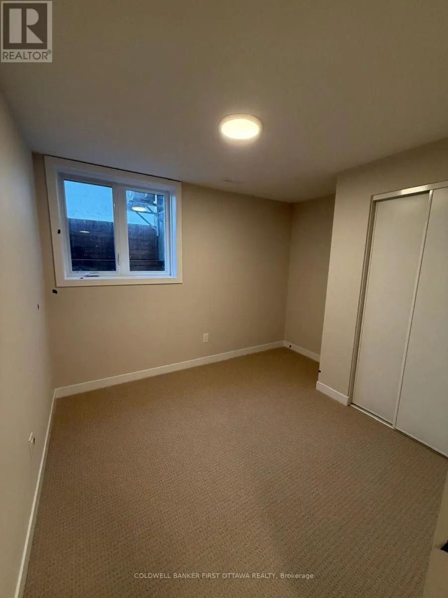 330 STARGRASS PRIVATE