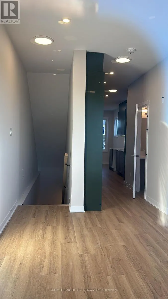 330 STARGRASS PRIVATE