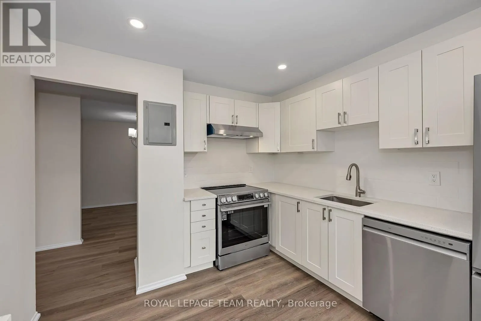214 - 2630 SOUTHVALE CRESCENT