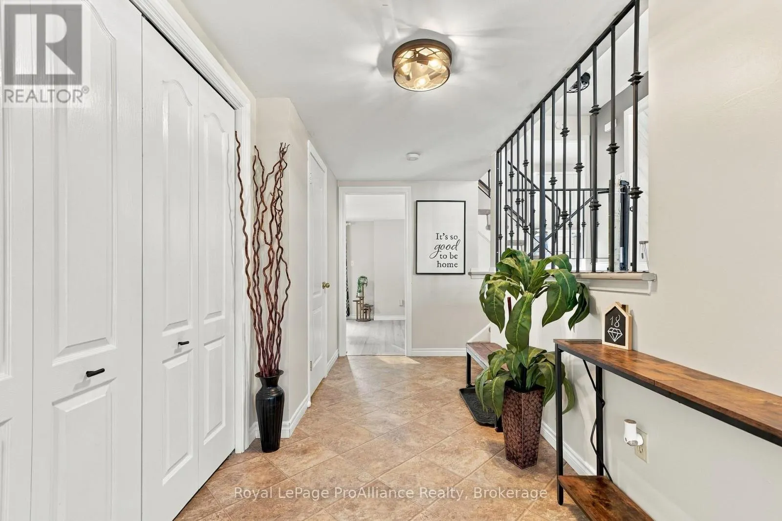18 DIAMOND CRESCENT