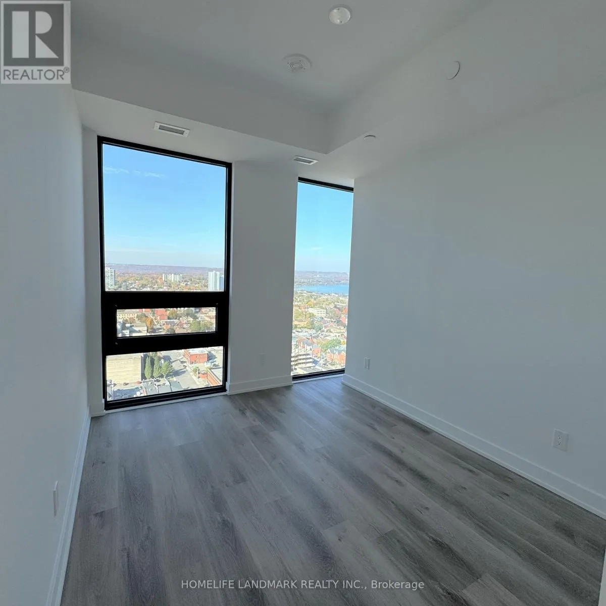 2606 - 91 JOHN STREET N