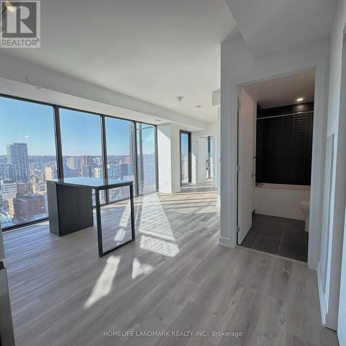 2606 - 91 JOHN STREET N