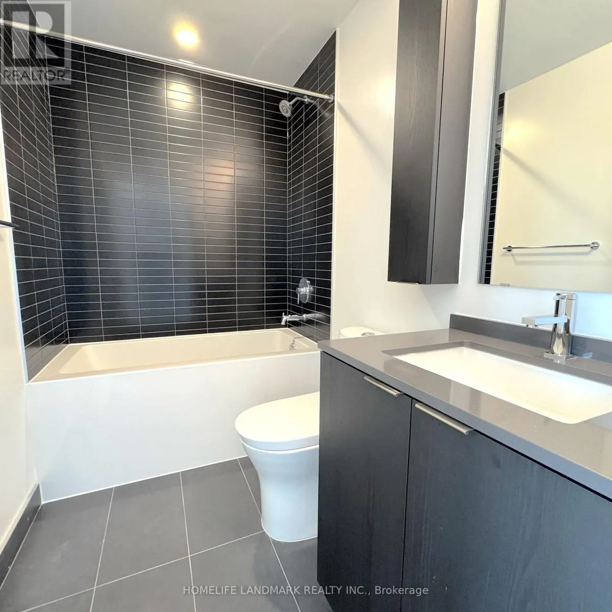 2606 - 91 JOHN STREET N