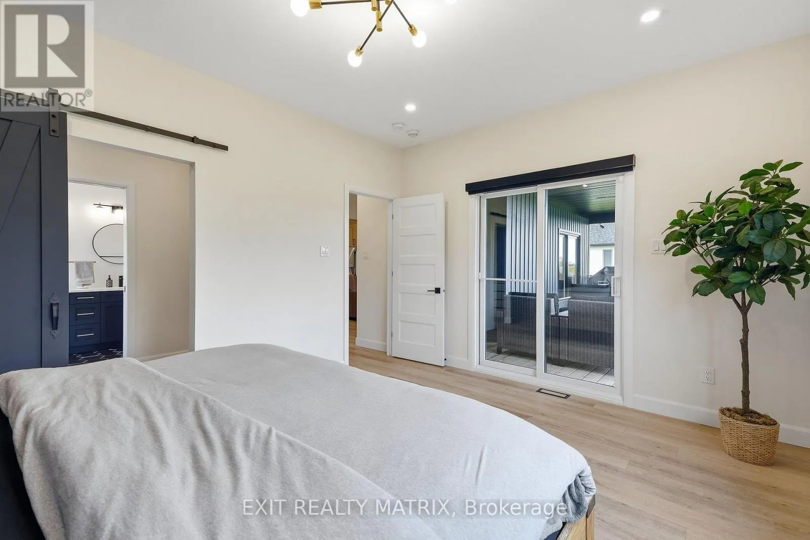 256 TRUDEAU CRESCENT