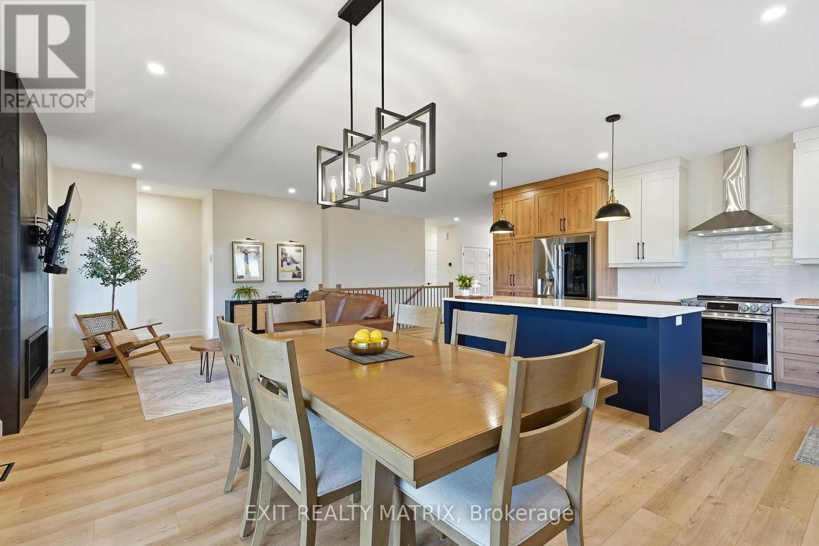 256 TRUDEAU CRESCENT