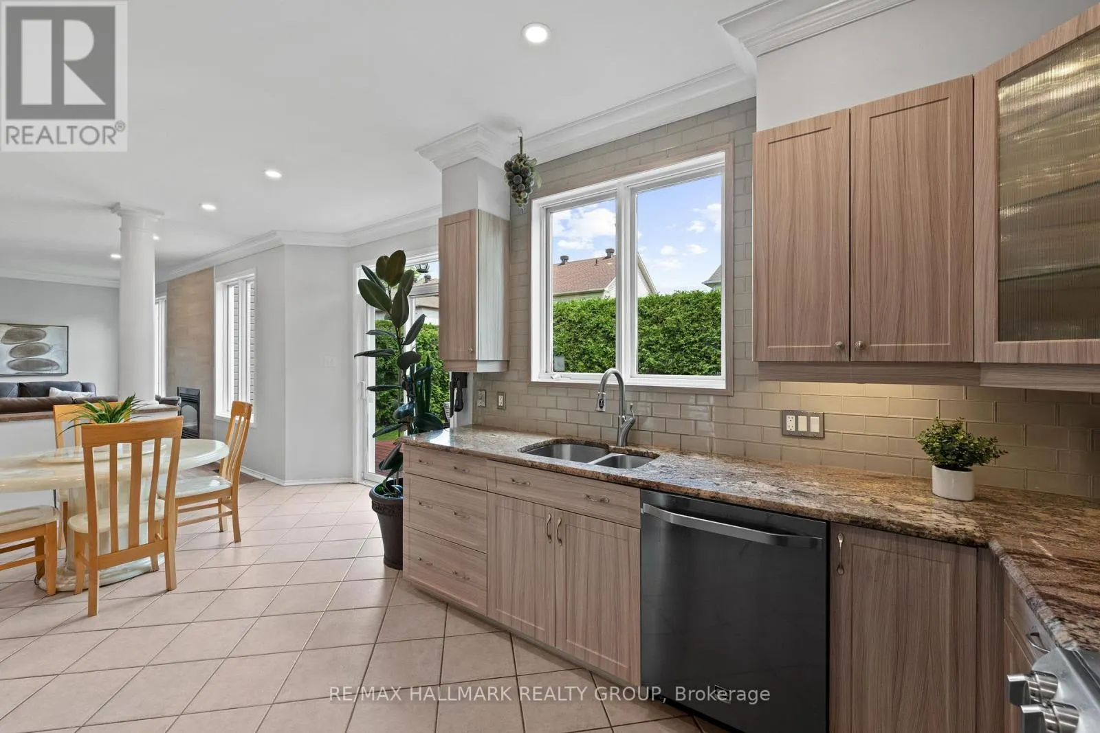 2104 SANDY OAKS DRIVE