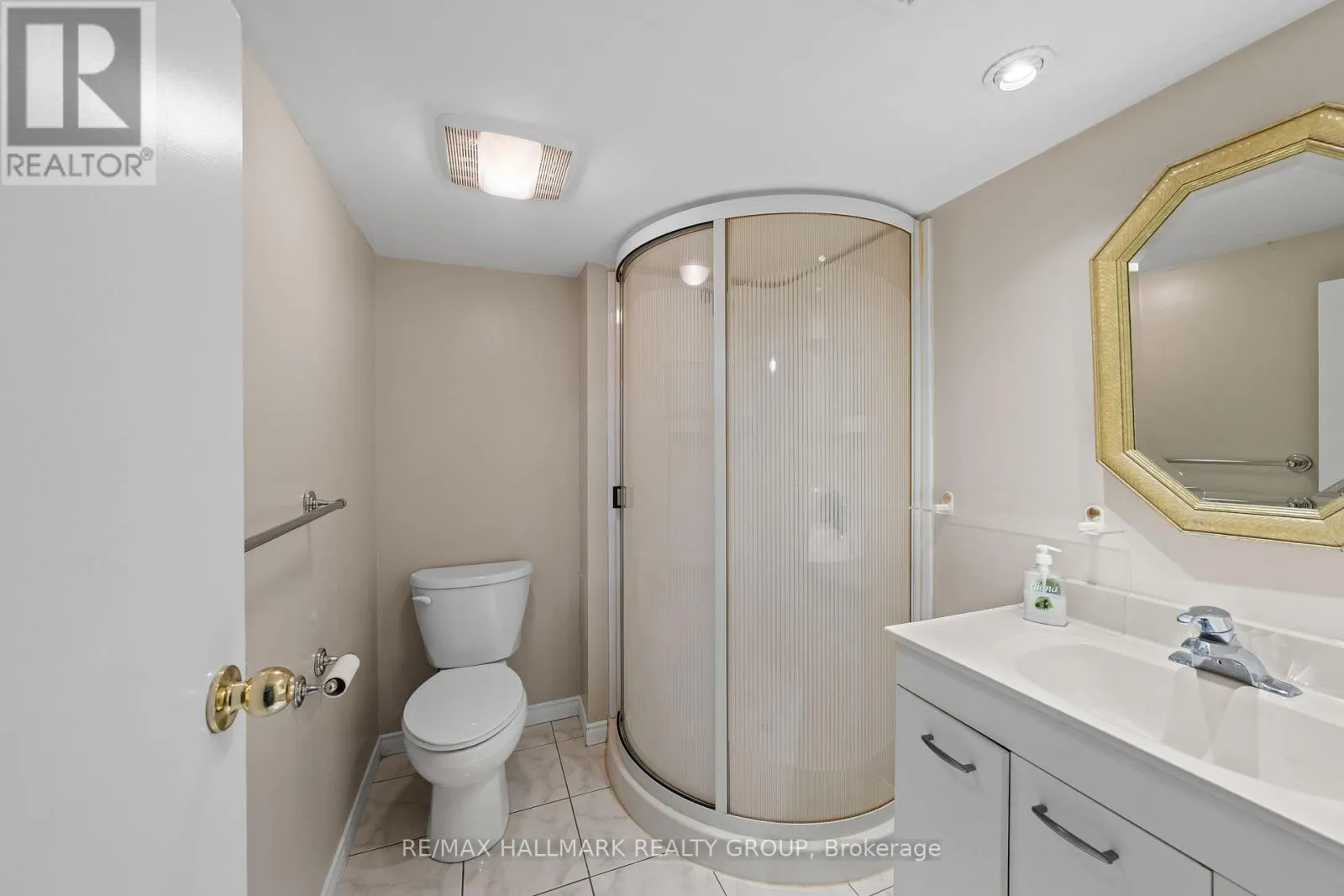 2104 SANDY OAKS DRIVE