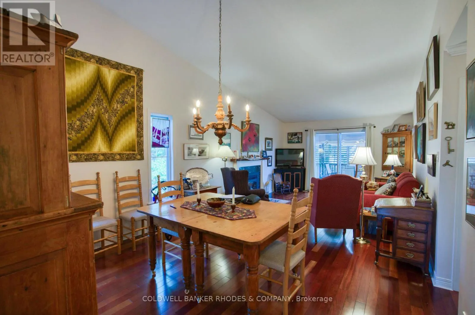 77 QUINTERRA COURT