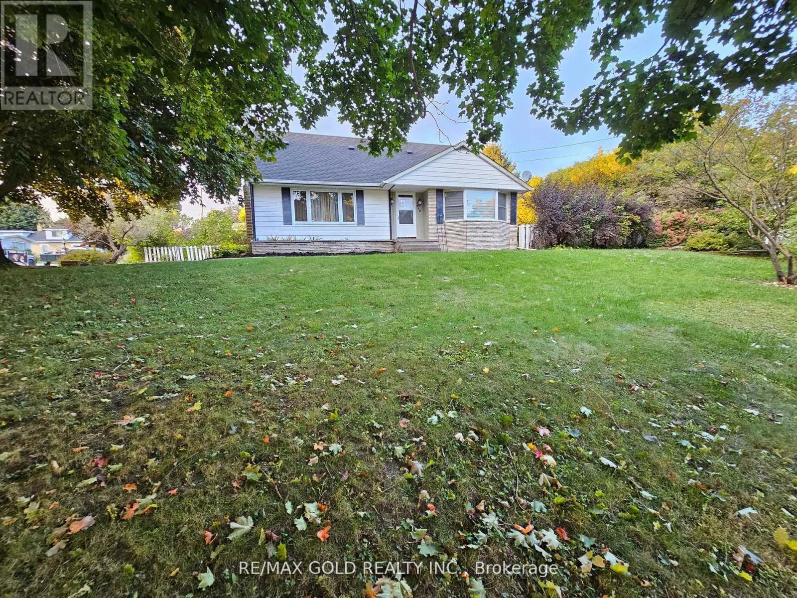 285 NORTH WATER STREET W