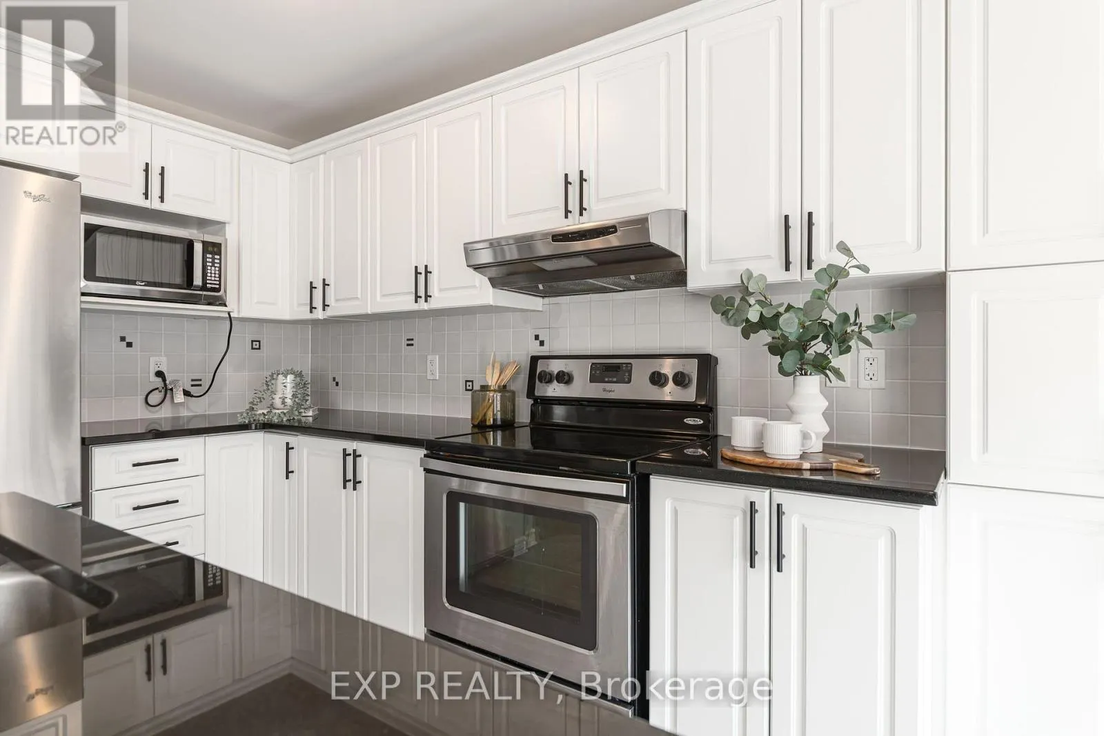 3348 WOODROFFE AVENUE