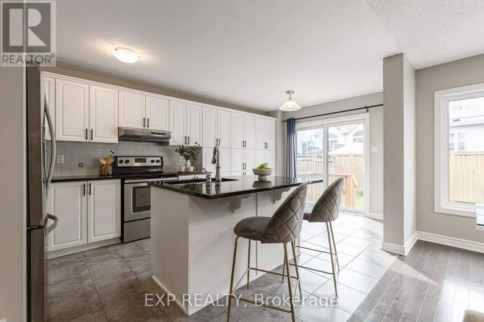 3348 WOODROFFE AVENUE