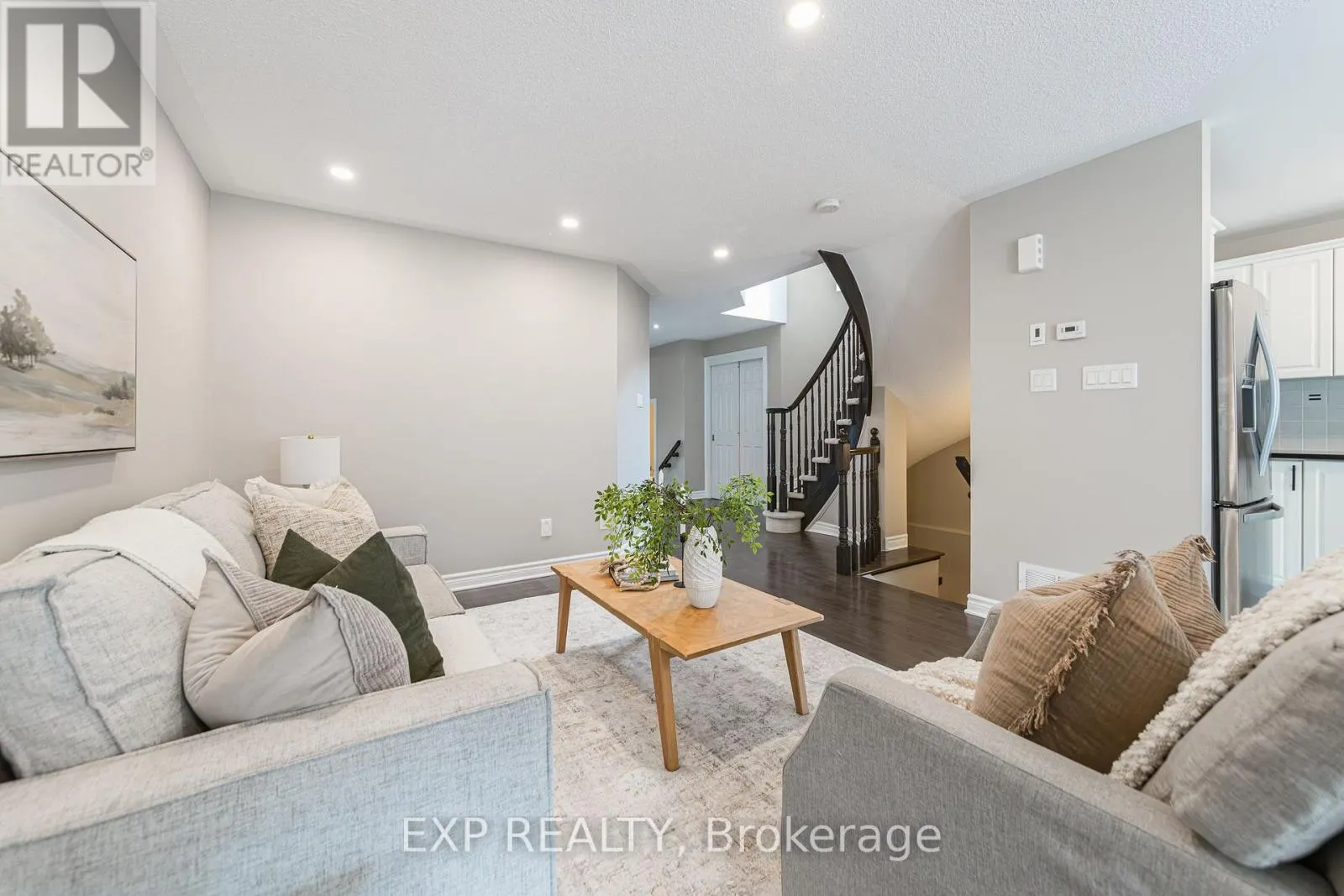 3348 WOODROFFE AVENUE