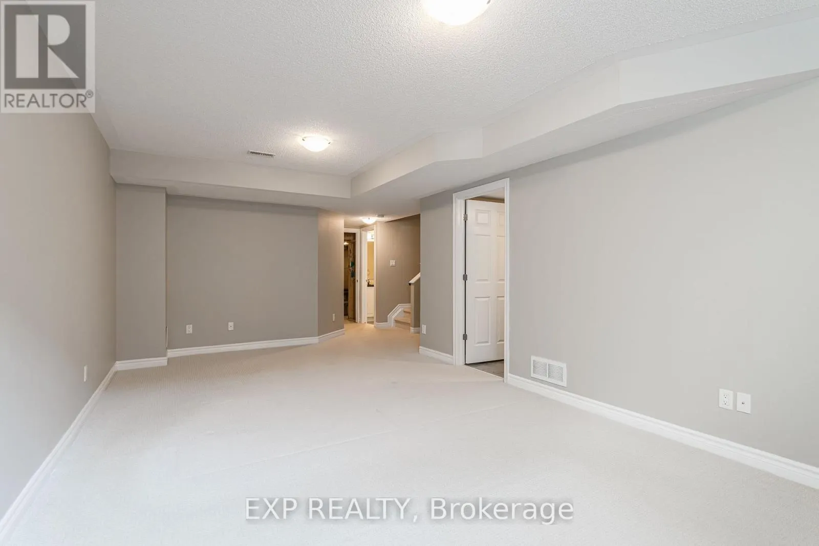 3348 WOODROFFE AVENUE