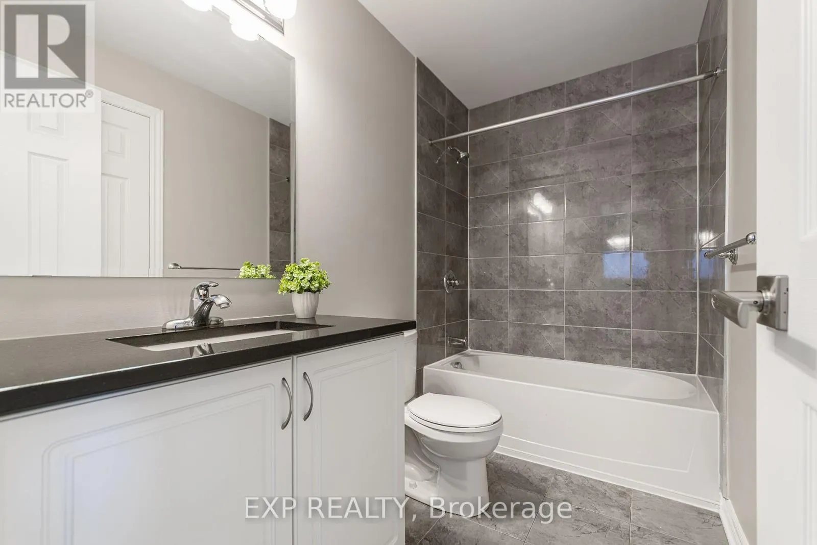 3348 WOODROFFE AVENUE