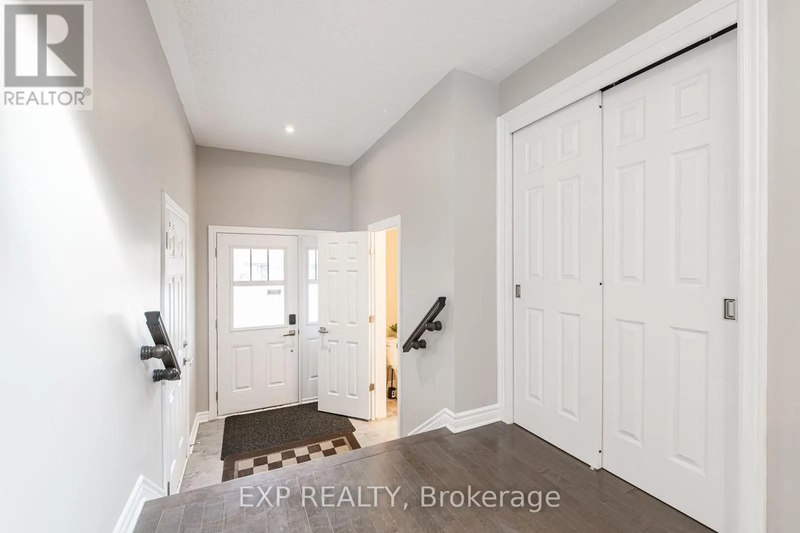 3348 WOODROFFE AVENUE