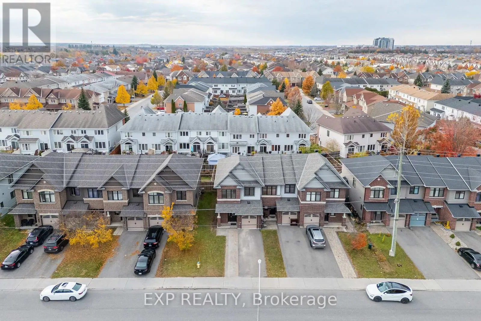 3348 WOODROFFE AVENUE