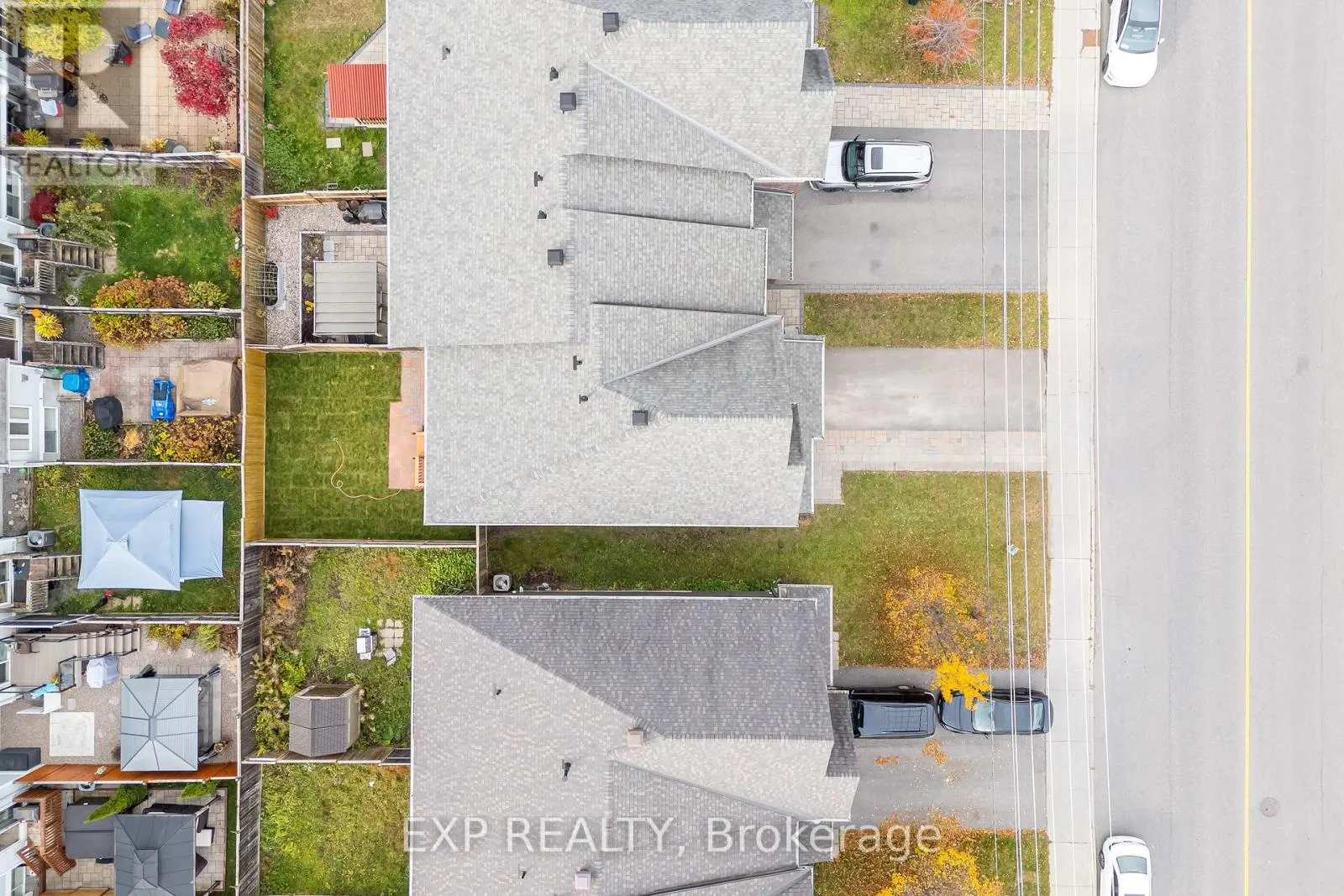 3348 WOODROFFE AVENUE