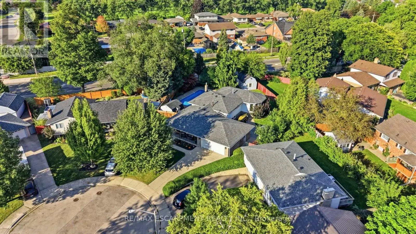 16 REDWOOD COURT