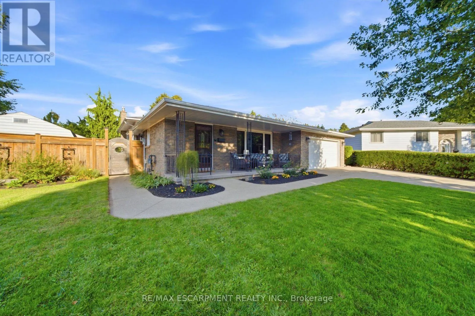 16 REDWOOD COURT