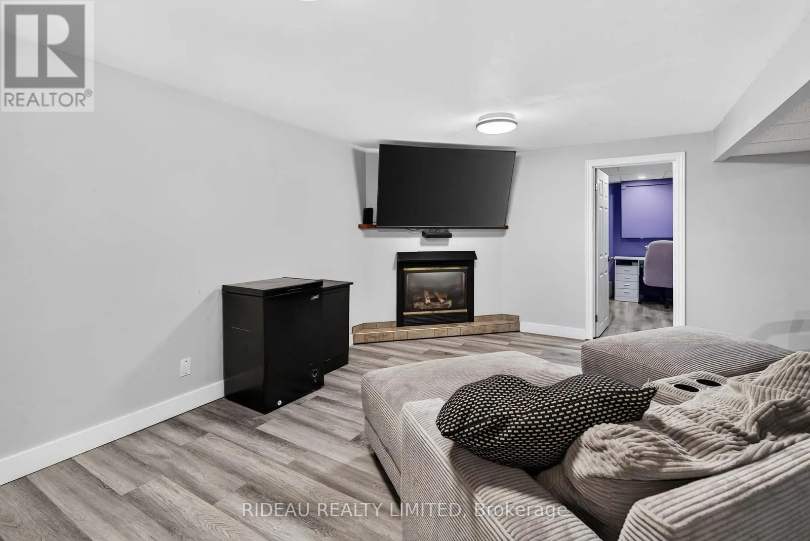 4 OTTER DRIVE