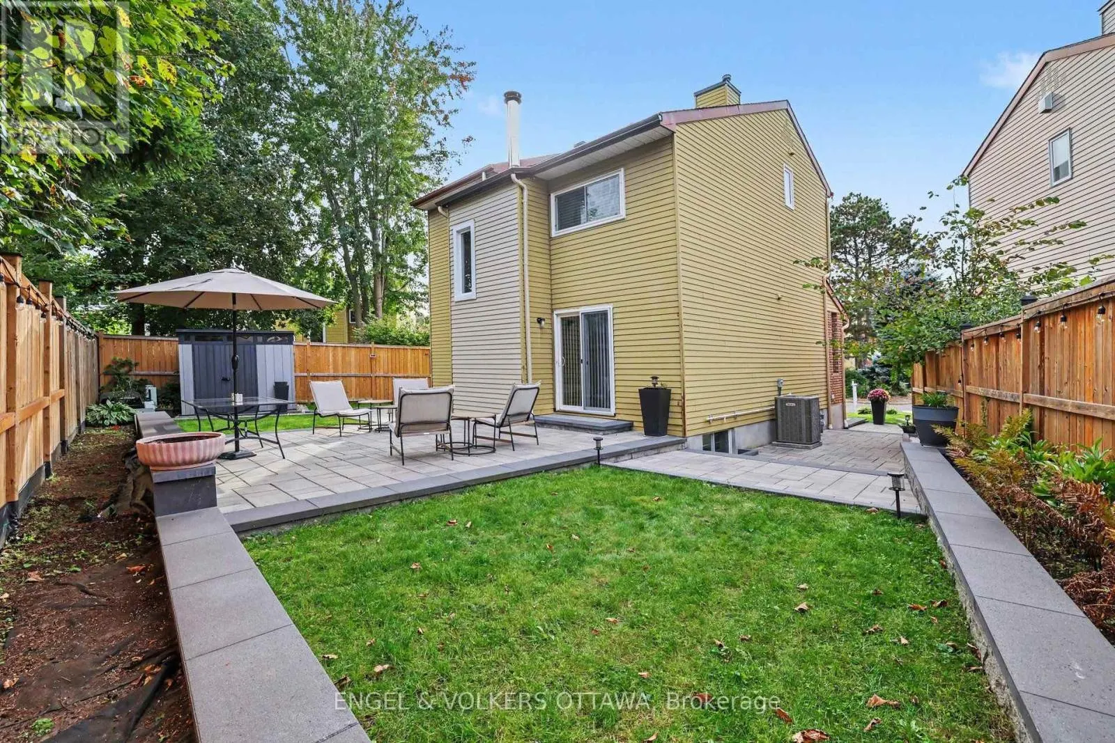 15 ARCHER SQUARE
