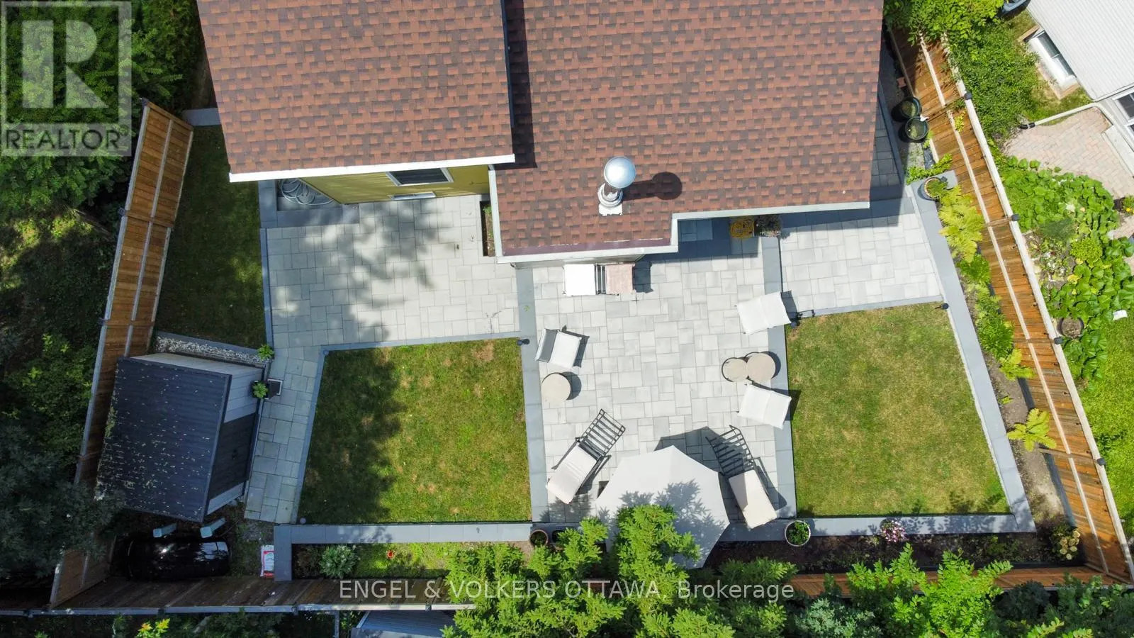 15 ARCHER SQUARE