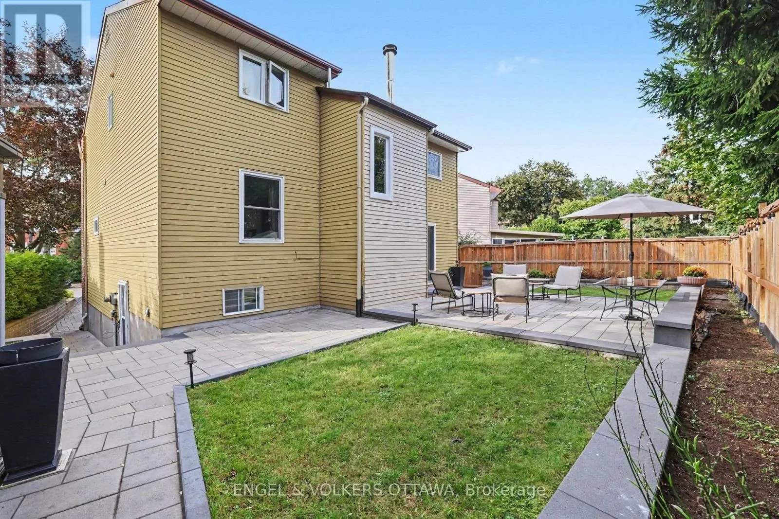 15 ARCHER SQUARE