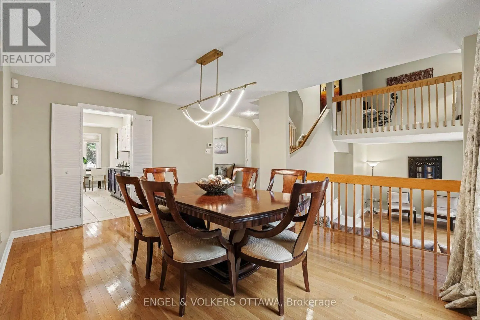 15 ARCHER SQUARE