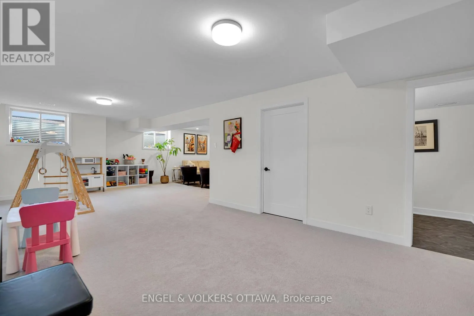 342 FINIAL WAY
