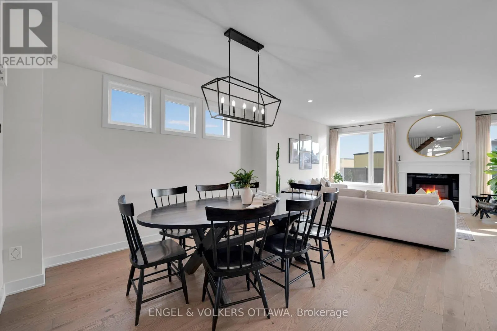 342 FINIAL WAY