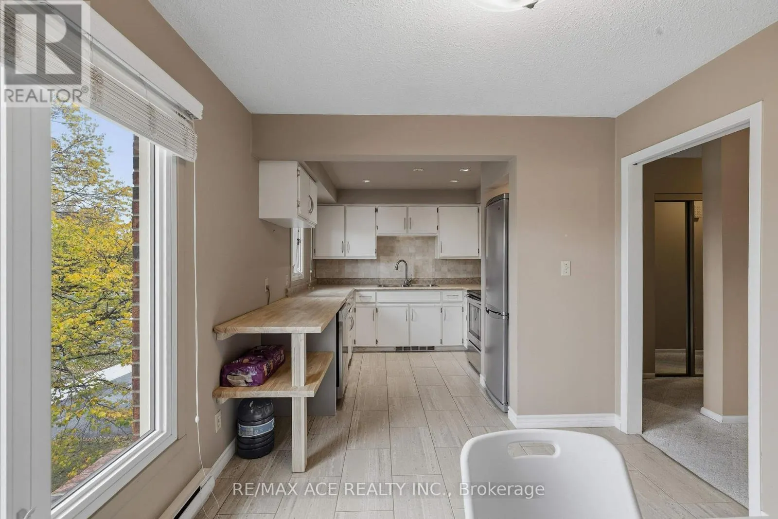 18 - 115 WRIGHT CRESCENT