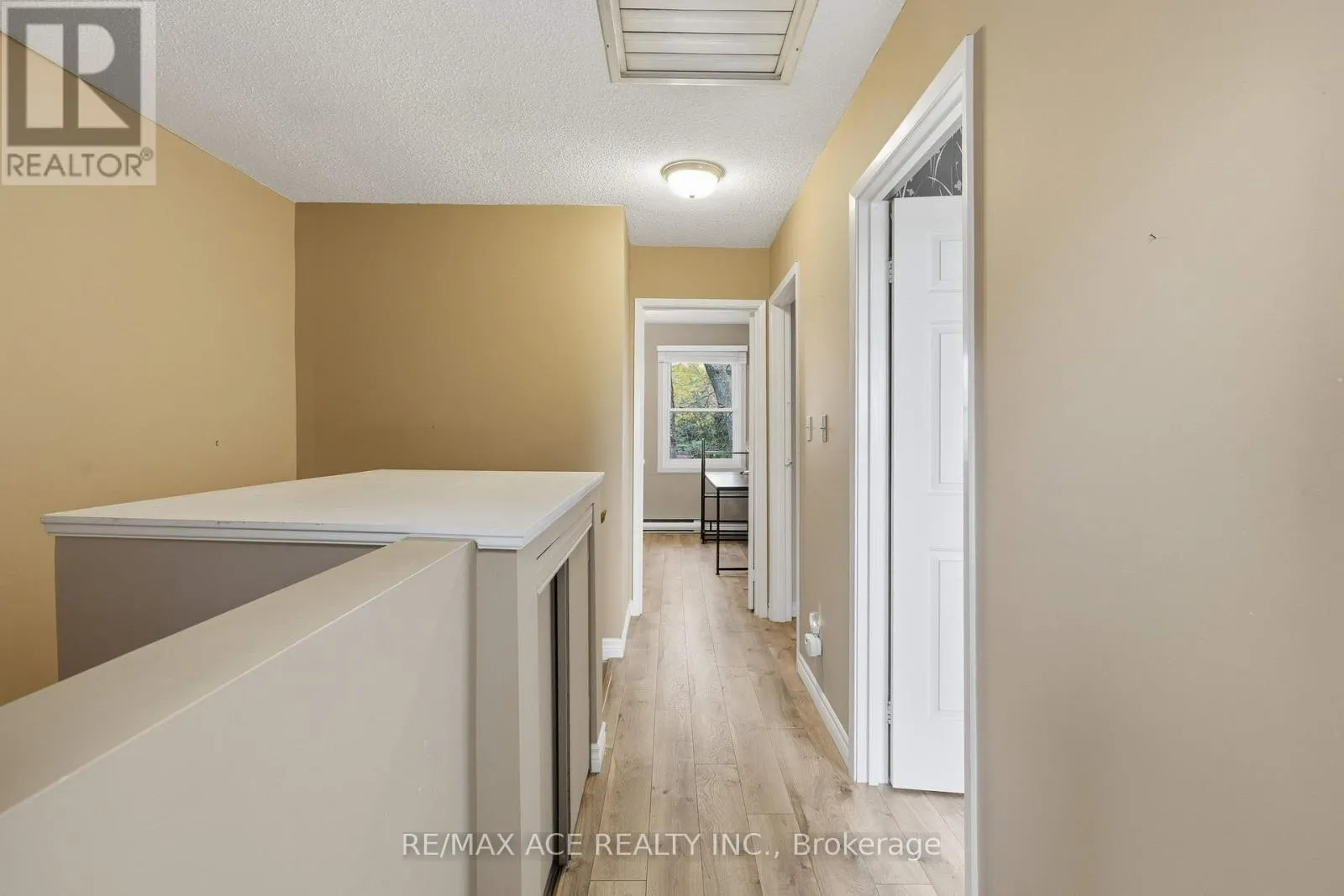 18 - 115 WRIGHT CRESCENT