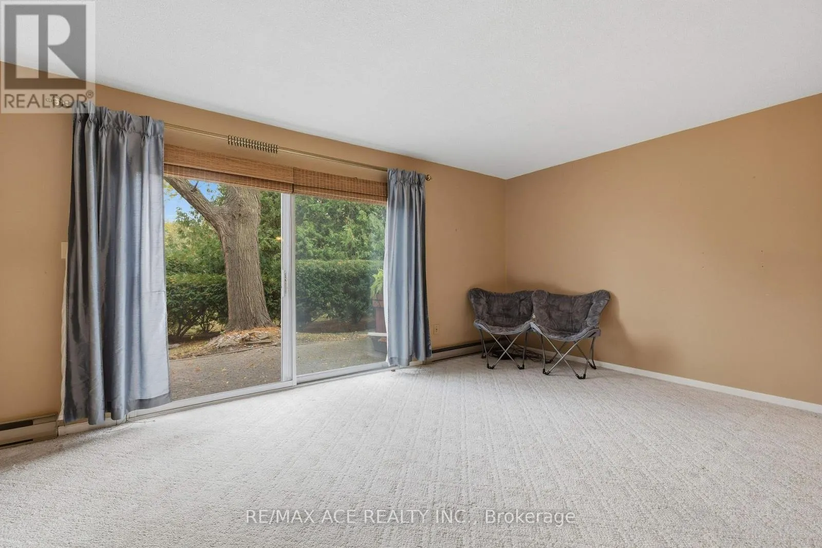 18 - 115 WRIGHT CRESCENT