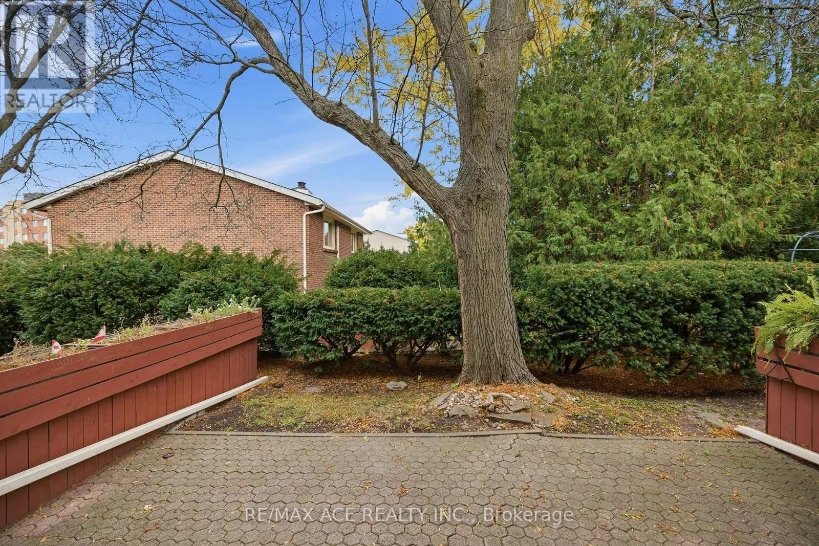 18 - 115 WRIGHT CRESCENT