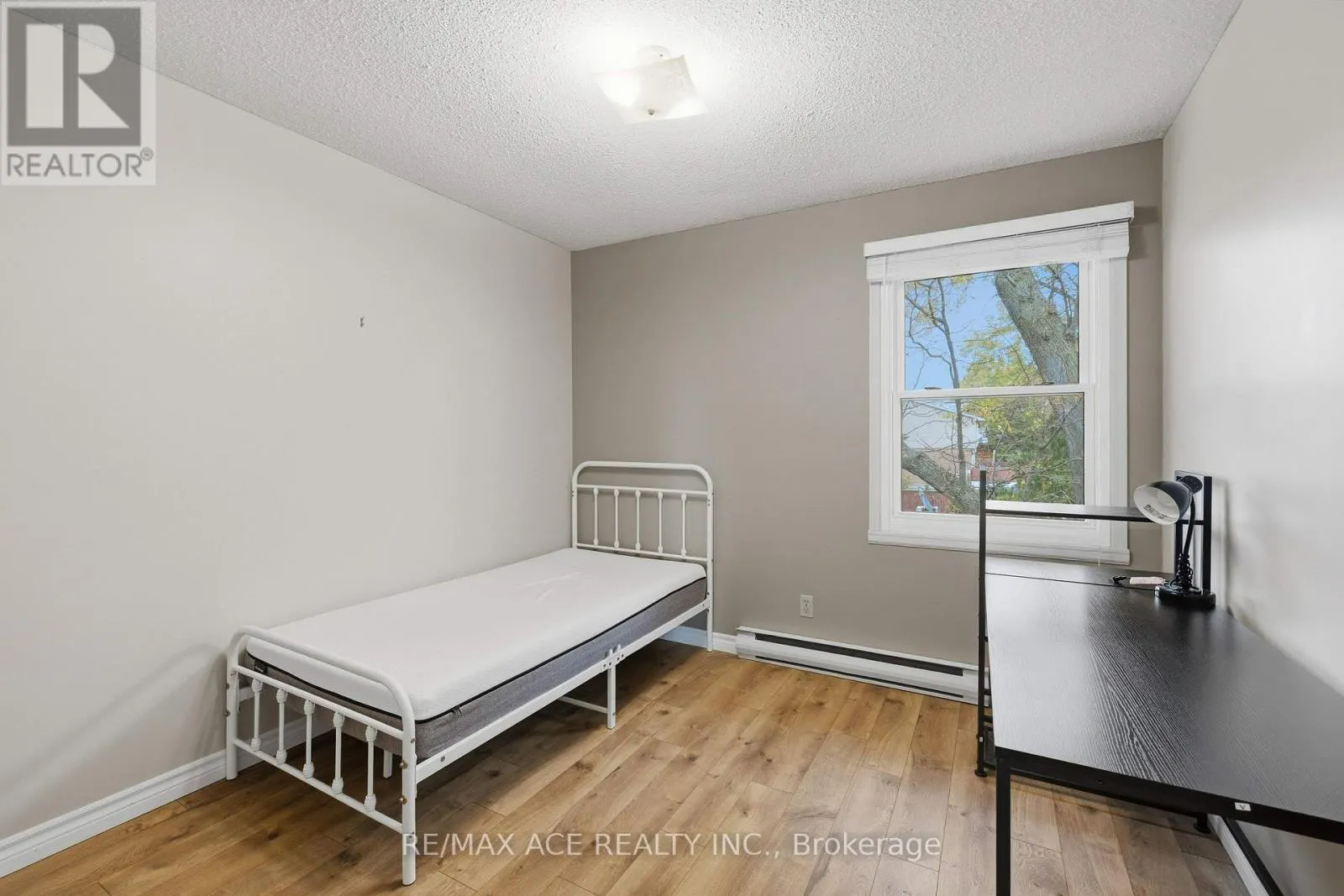 18 - 115 WRIGHT CRESCENT