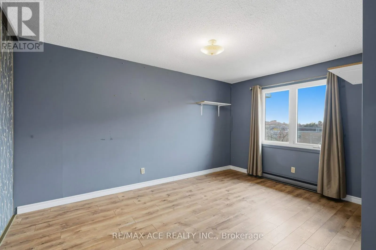 18 - 115 WRIGHT CRESCENT