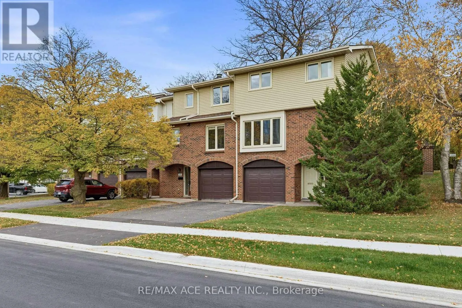 18 - 115 WRIGHT CRESCENT