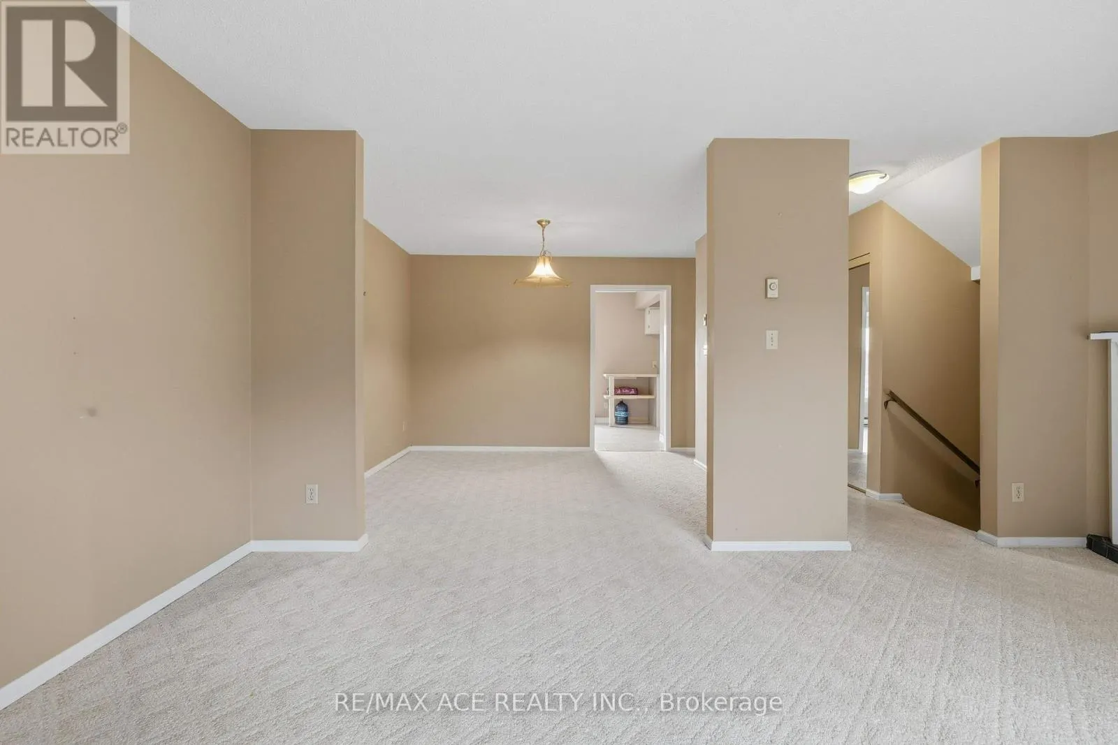 18 - 115 WRIGHT CRESCENT