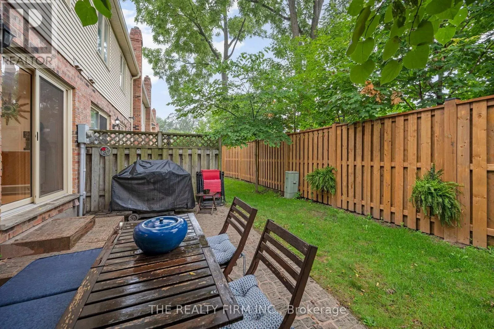 12 - 810 MAITLAND STREET #12