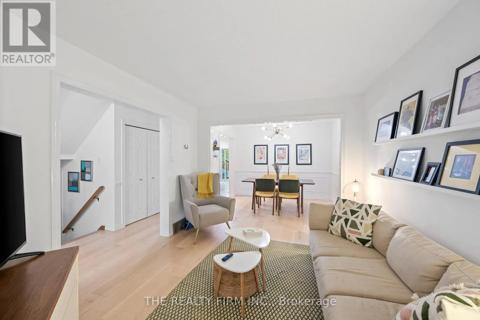 12 - 810 MAITLAND STREET #12
