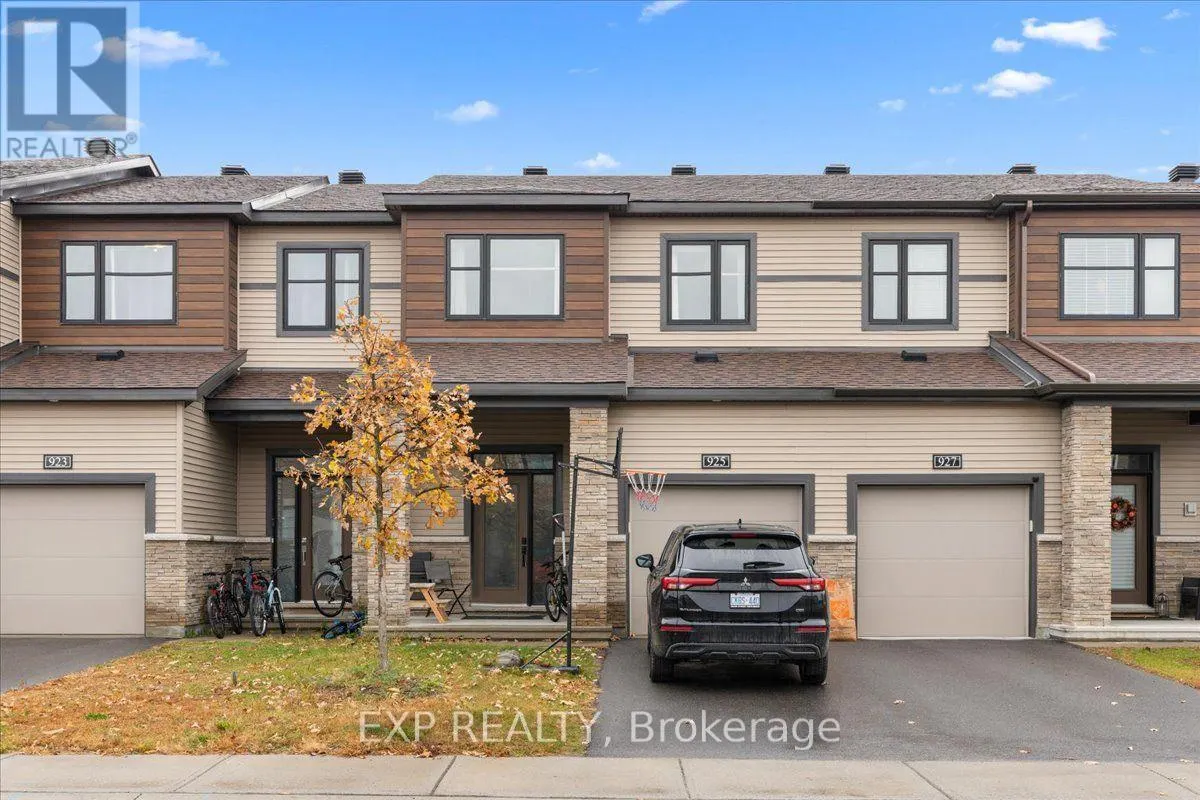 925 ATHENRY COURT