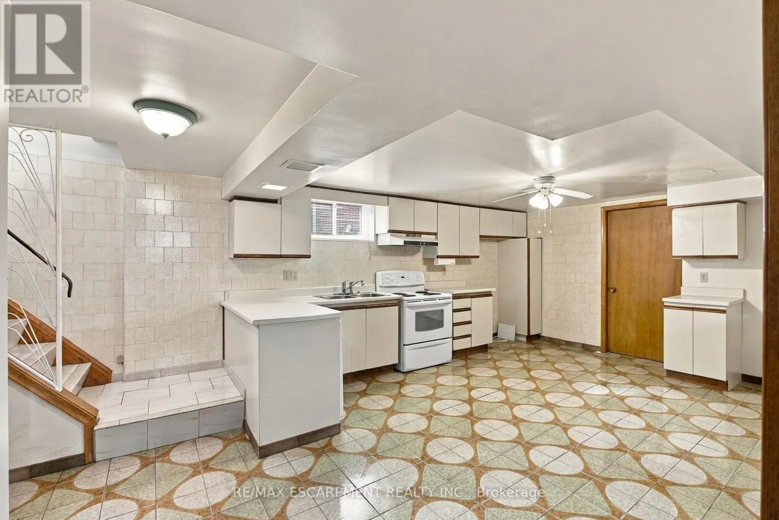 15 FLORA DRIVE