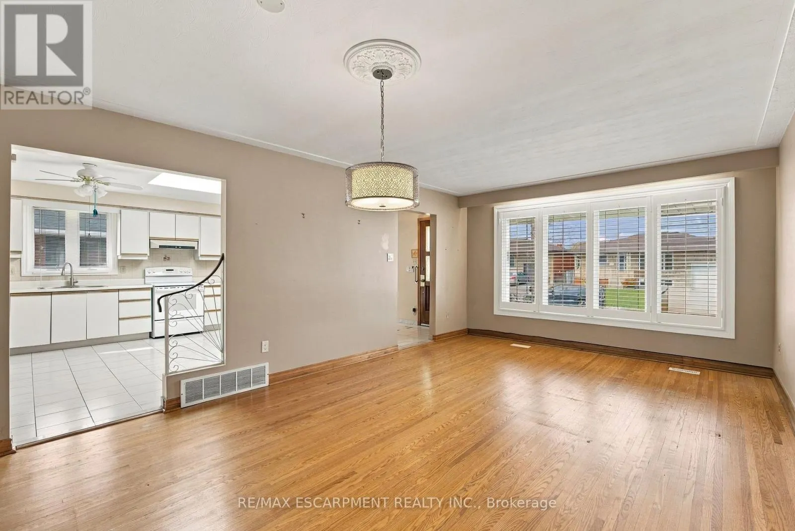 15 FLORA DRIVE
