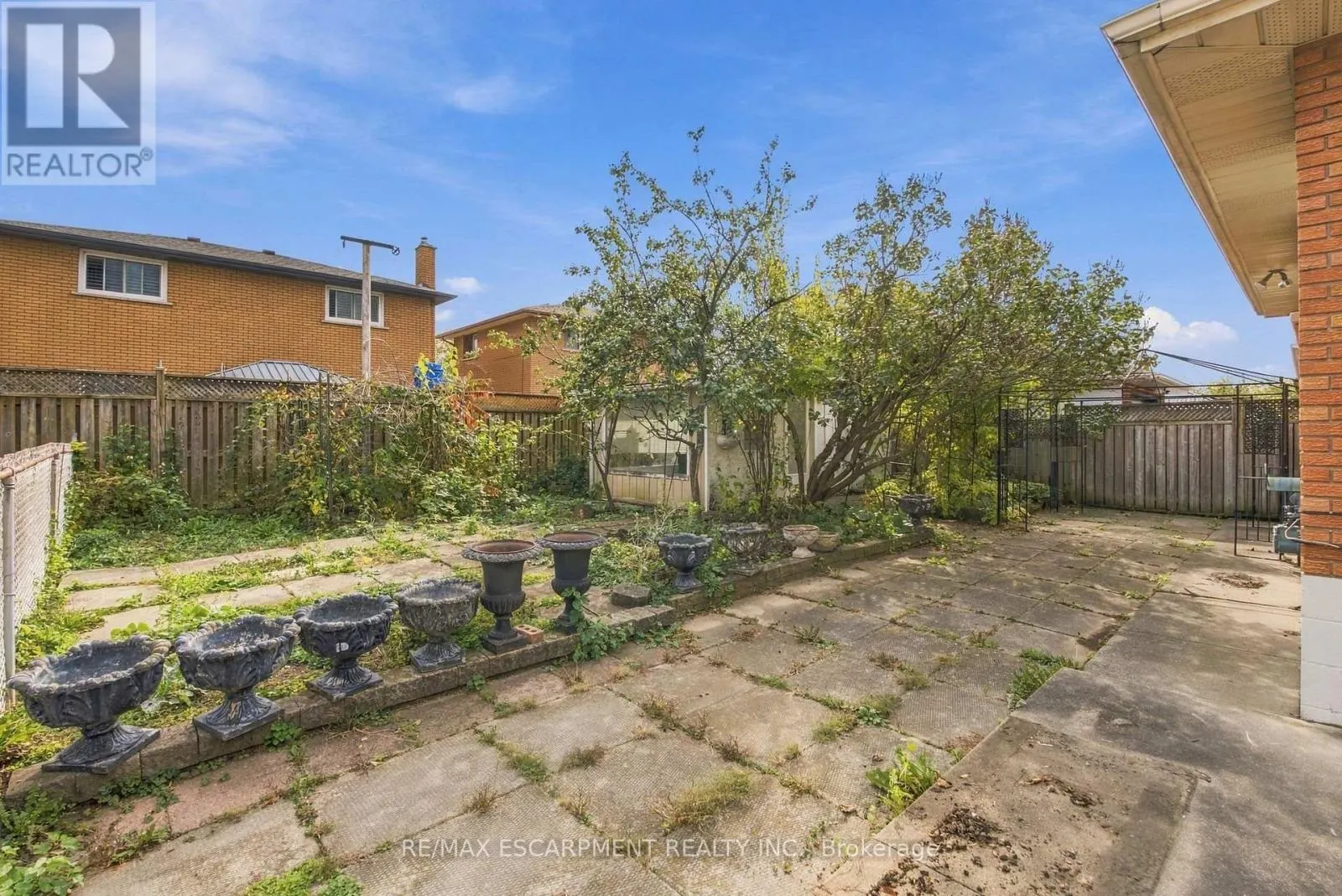 15 FLORA DRIVE