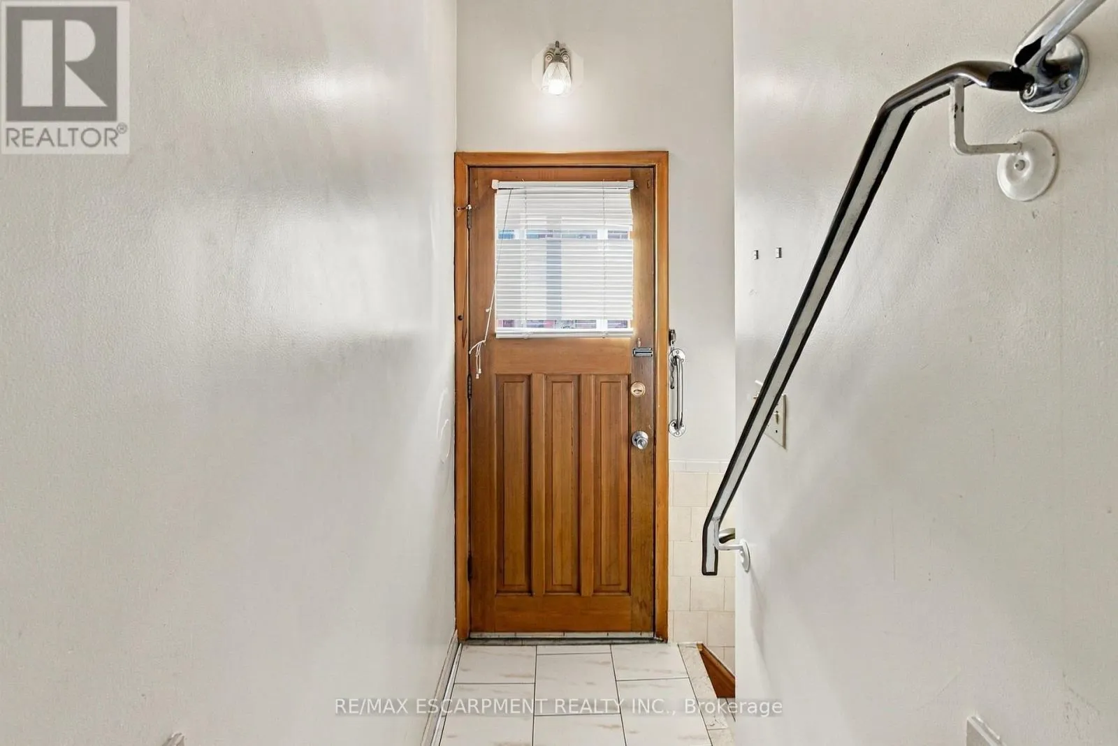 15 FLORA DRIVE